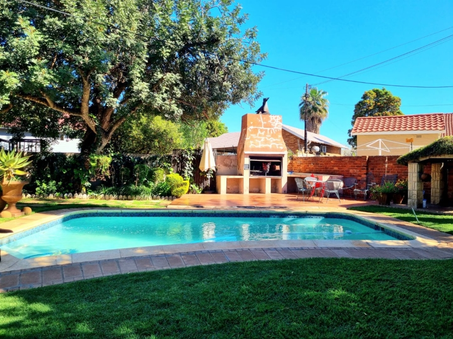 5 Bedroom Property for Sale in Monument Heights Northern Cape